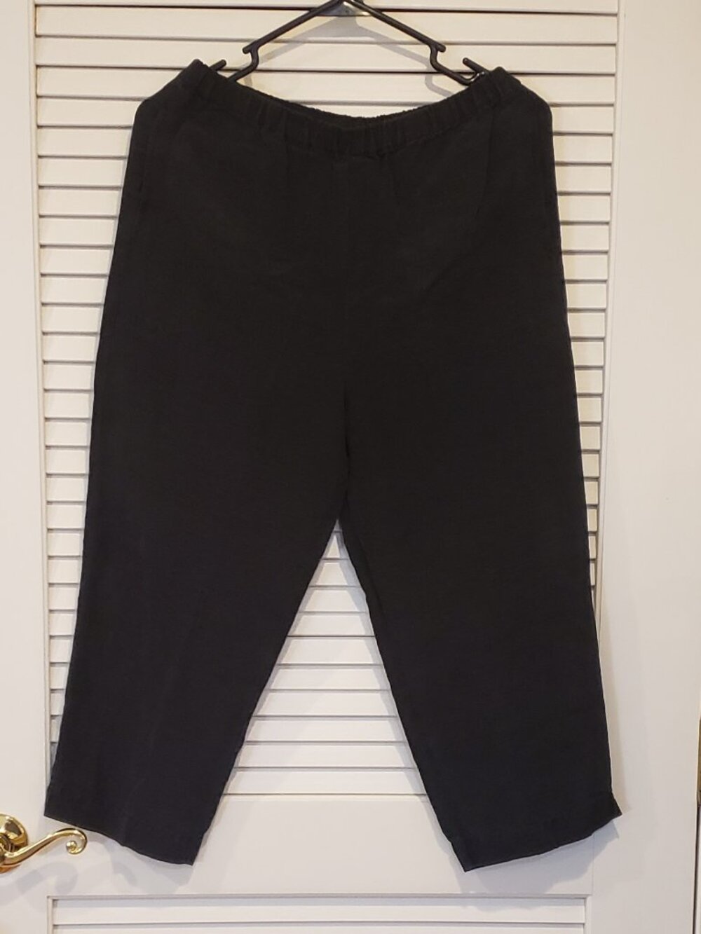 Chico's Women's Black silk linen blend capri pants size 0